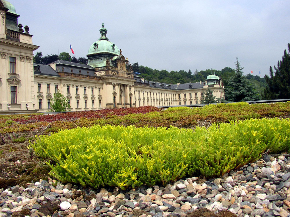 Strakova akademie parlament ČR